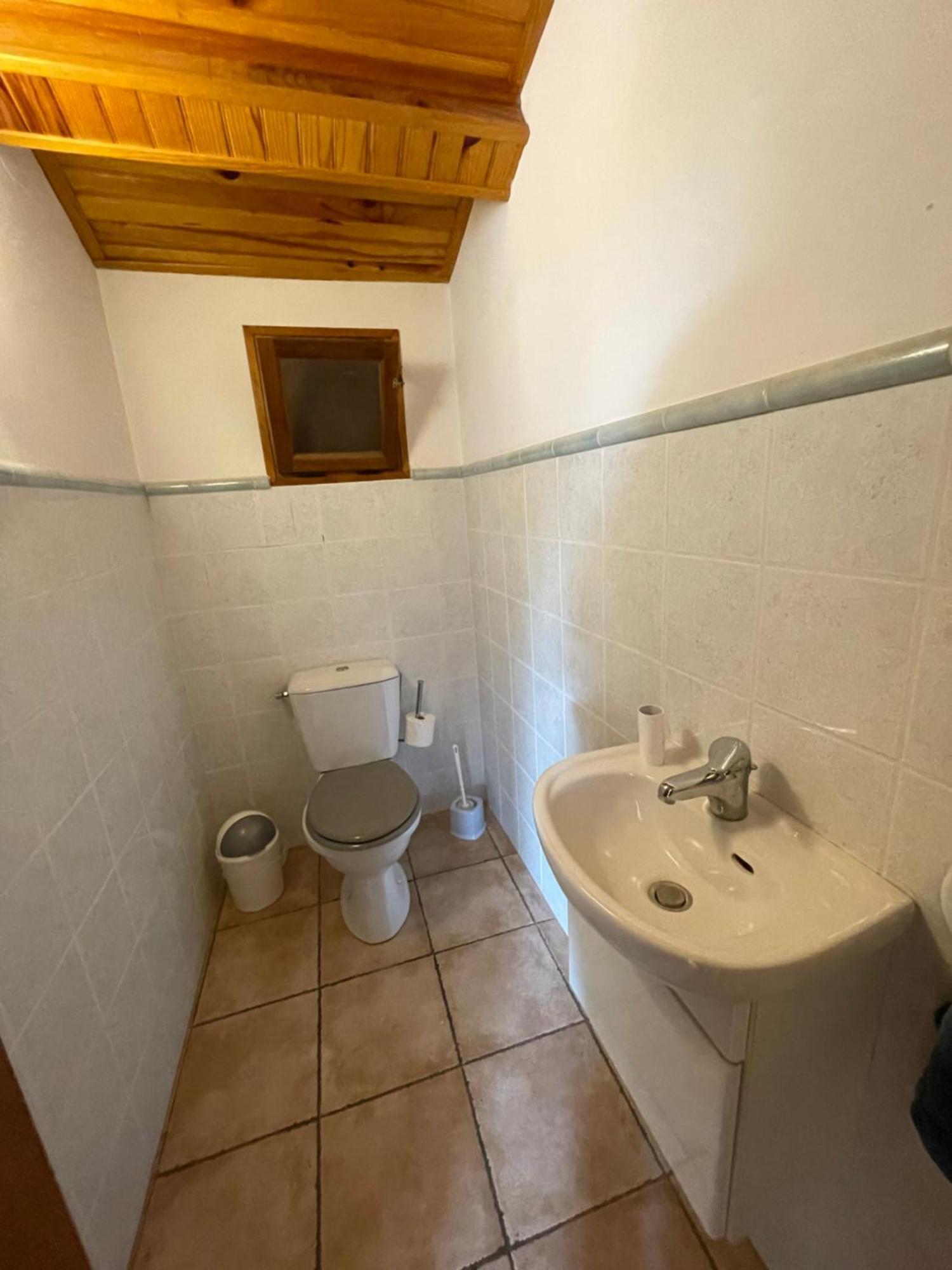 Les Prairies Mas Roux Guest House Raphele Room photo