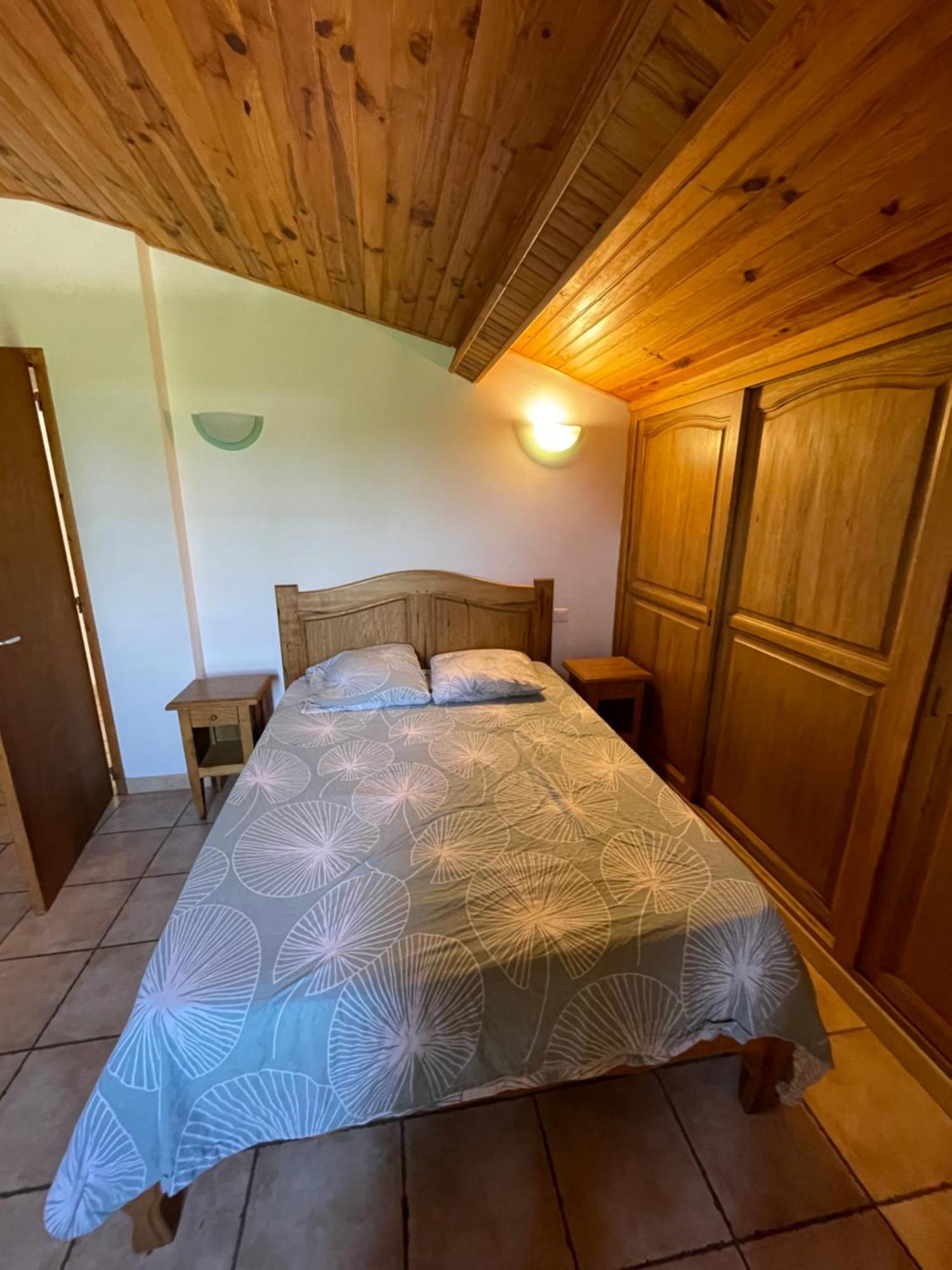 Les Prairies Mas Roux Guest House Raphele Room photo