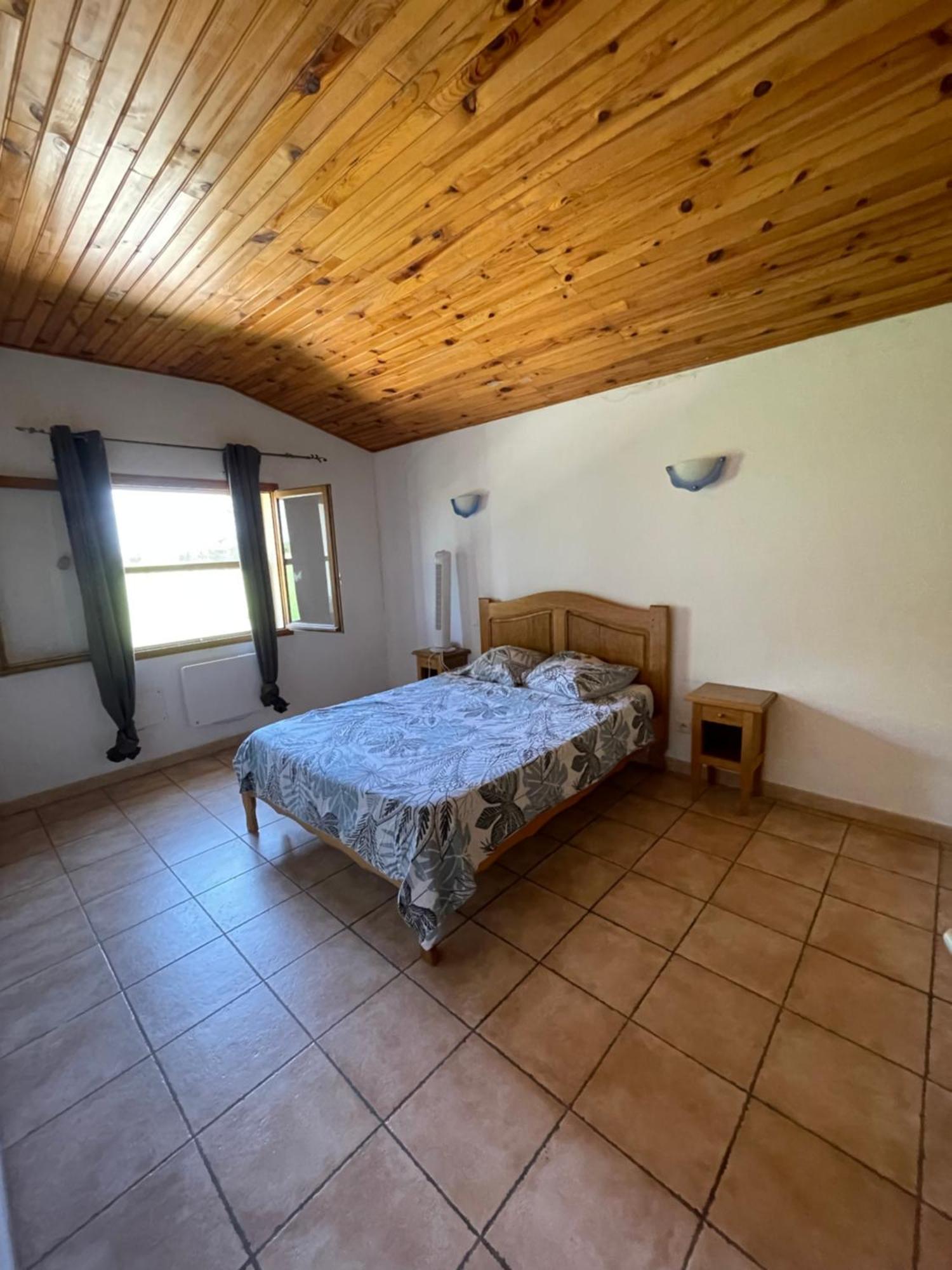 Les Prairies Mas Roux Guest House Raphele Room photo
